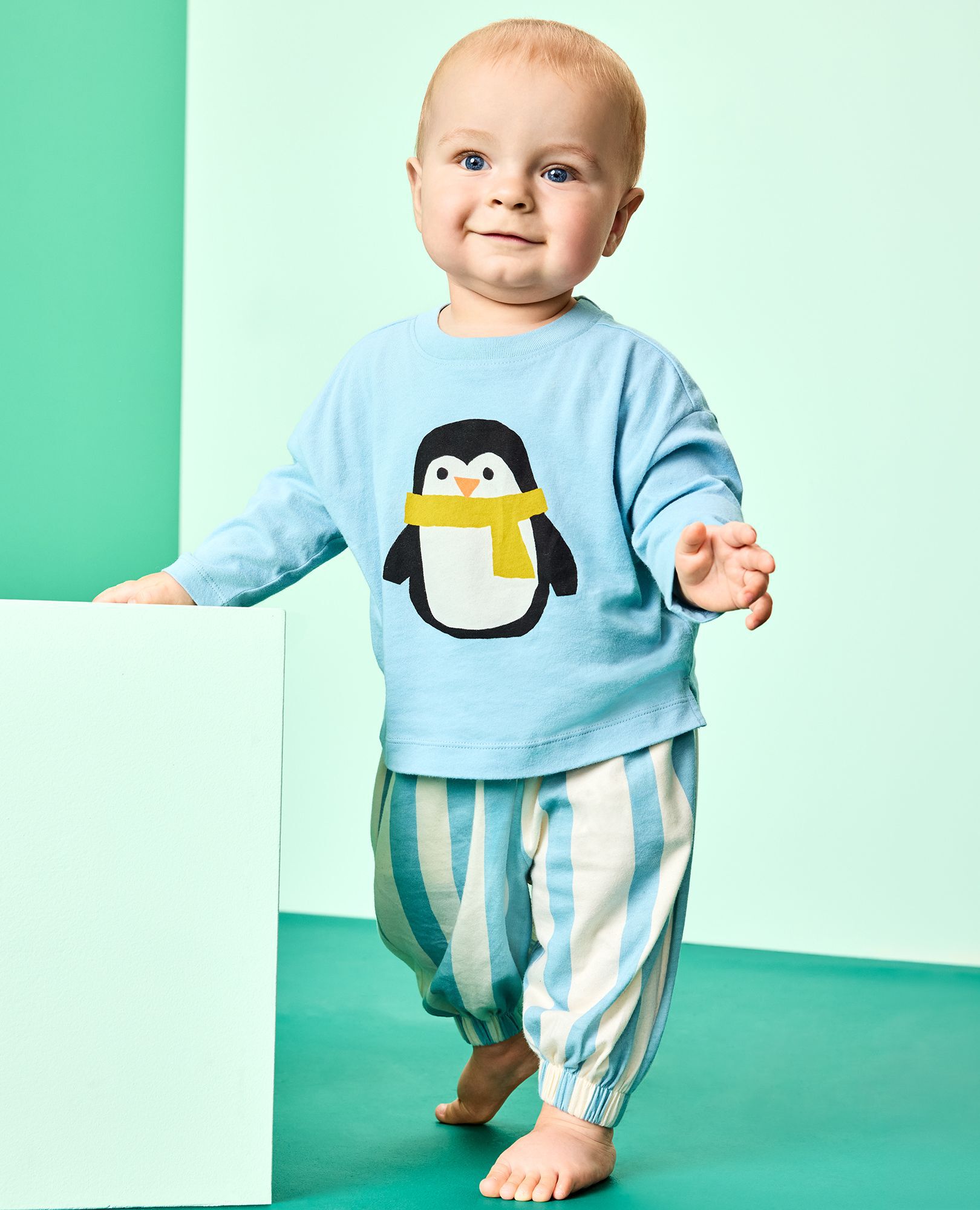 Baby Holiday Long Sleeve Graphic T-Shirt & Pants Set